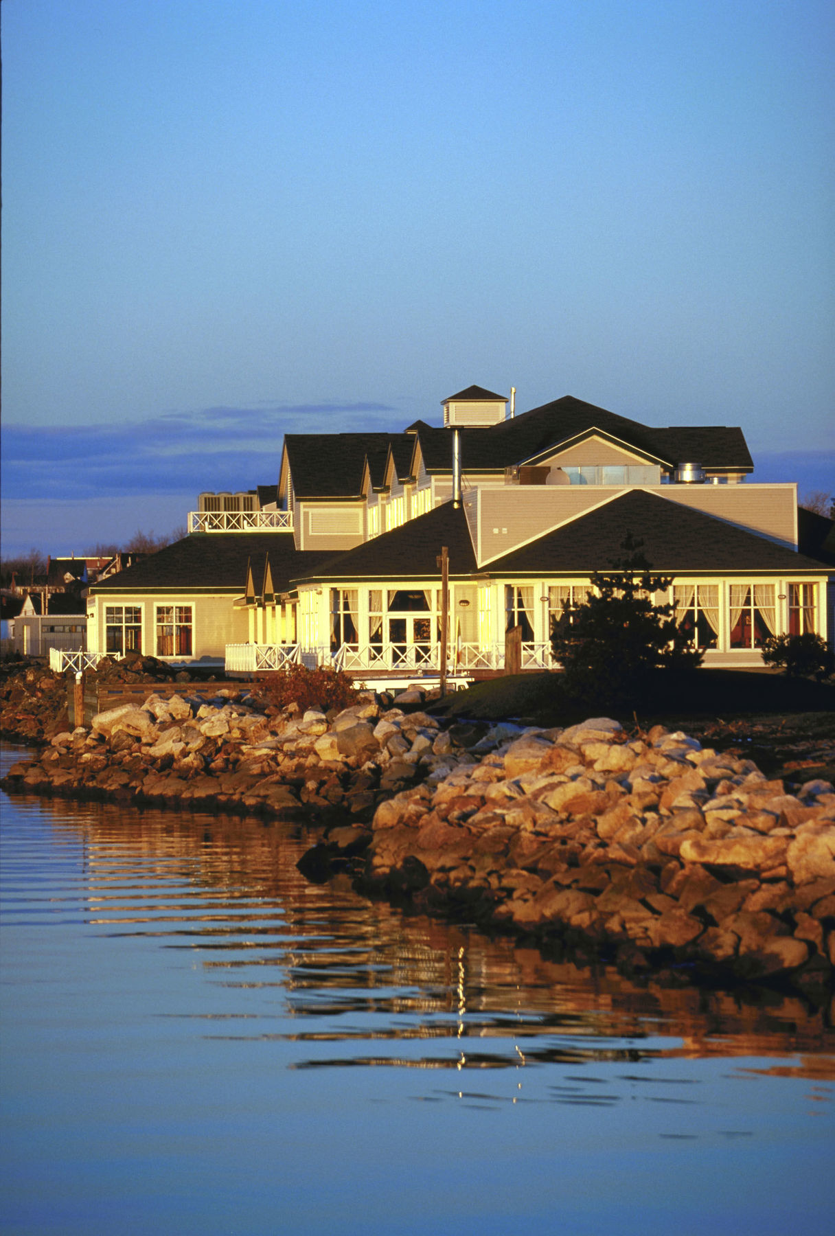 Rodd Miramichi Hotel Exterior photo